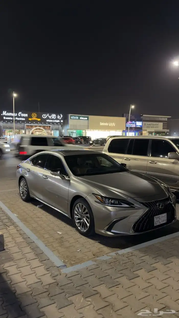 للبيع لكزس 2023 es350 4