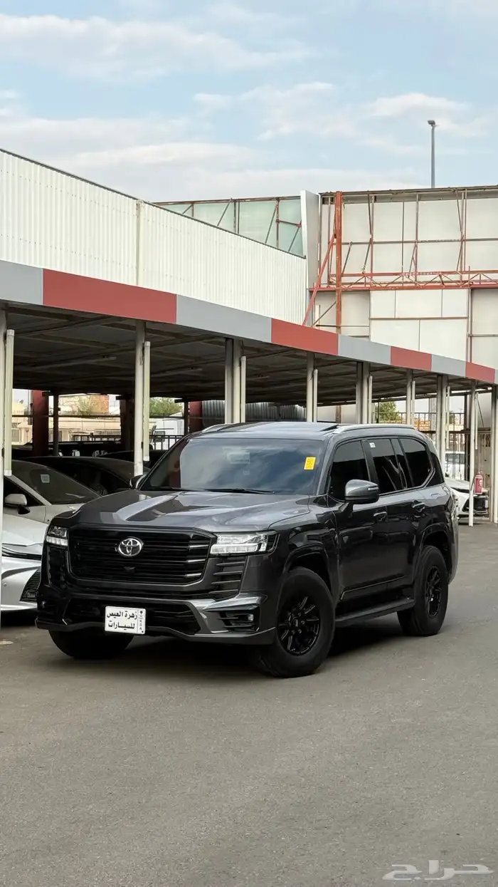 تويوتا لاندكروزر L4 موديل 2024 عداد 52 الف 9