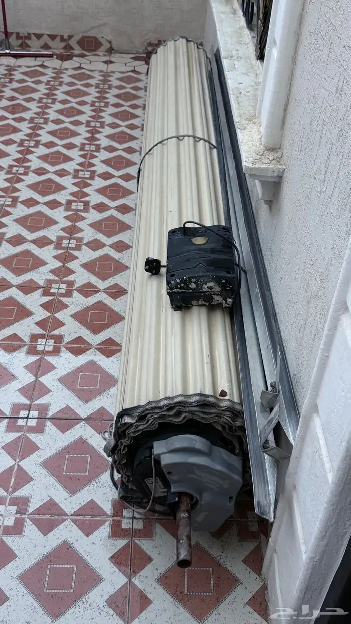 كراج للبيع ريموت واحد وخيوطه تمام 1