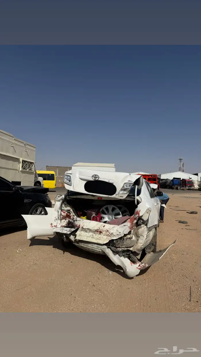 السلام عليكم للبيع كامري تشليح 3