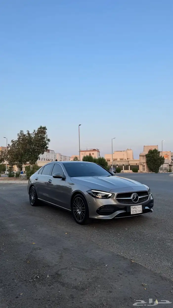 2024 مرسيدس C300 1