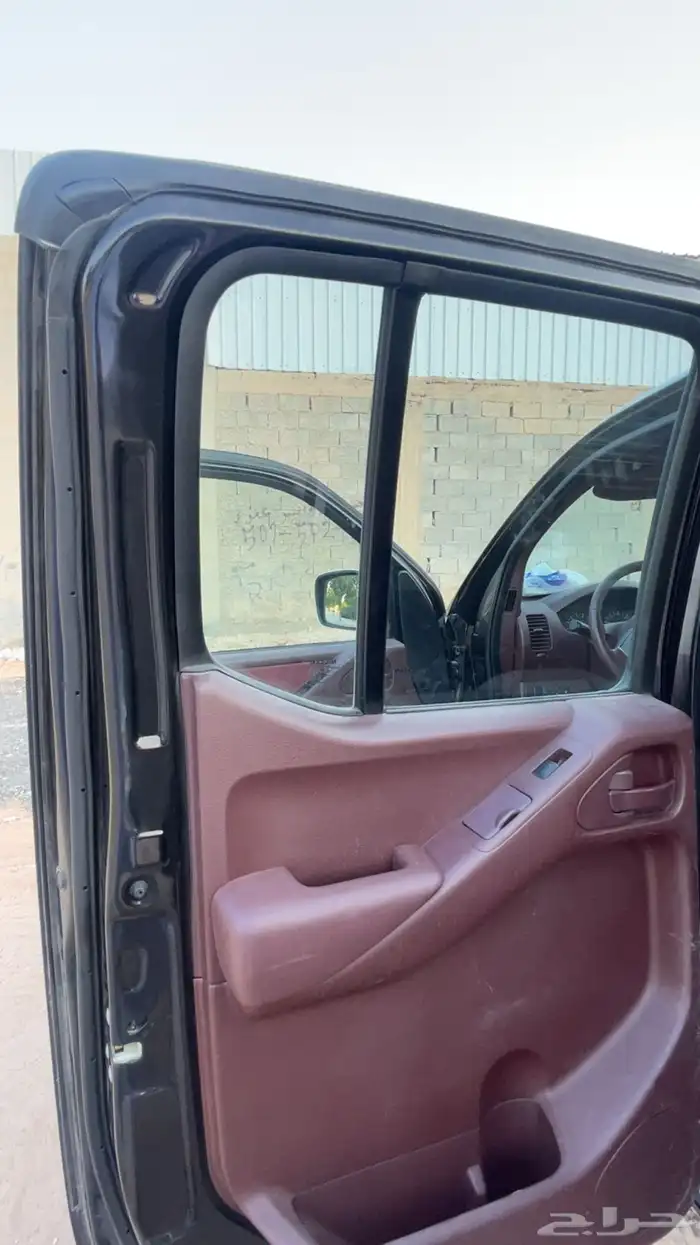 نيسان نافارا اللون اسود بدون دبل الممشى 181ألف 25