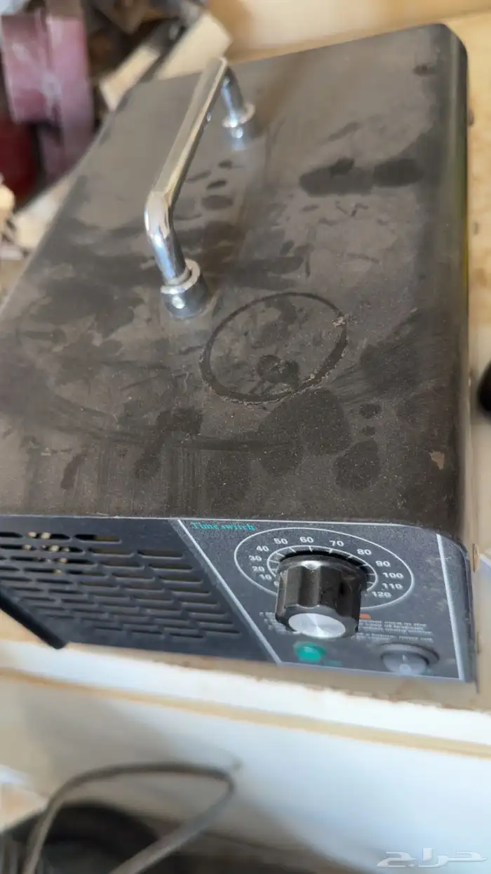 اللبيع اغراض محل زينة سيارات مع الرفرف وماطور الهواء 7