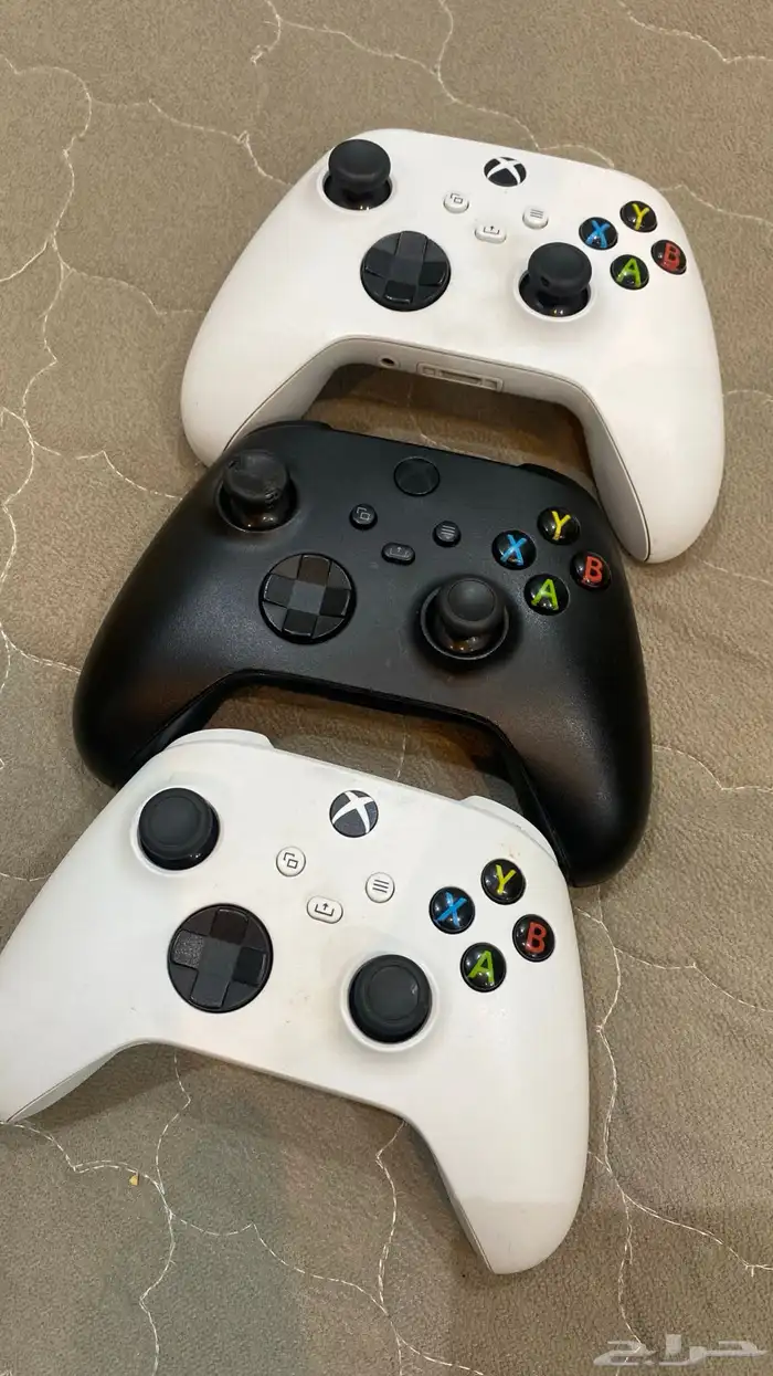 اكس بوكس سيريس اس معها 3 أيادي 3