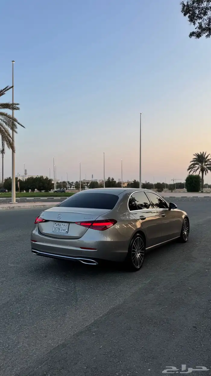 2024 مرسيدس C300 4