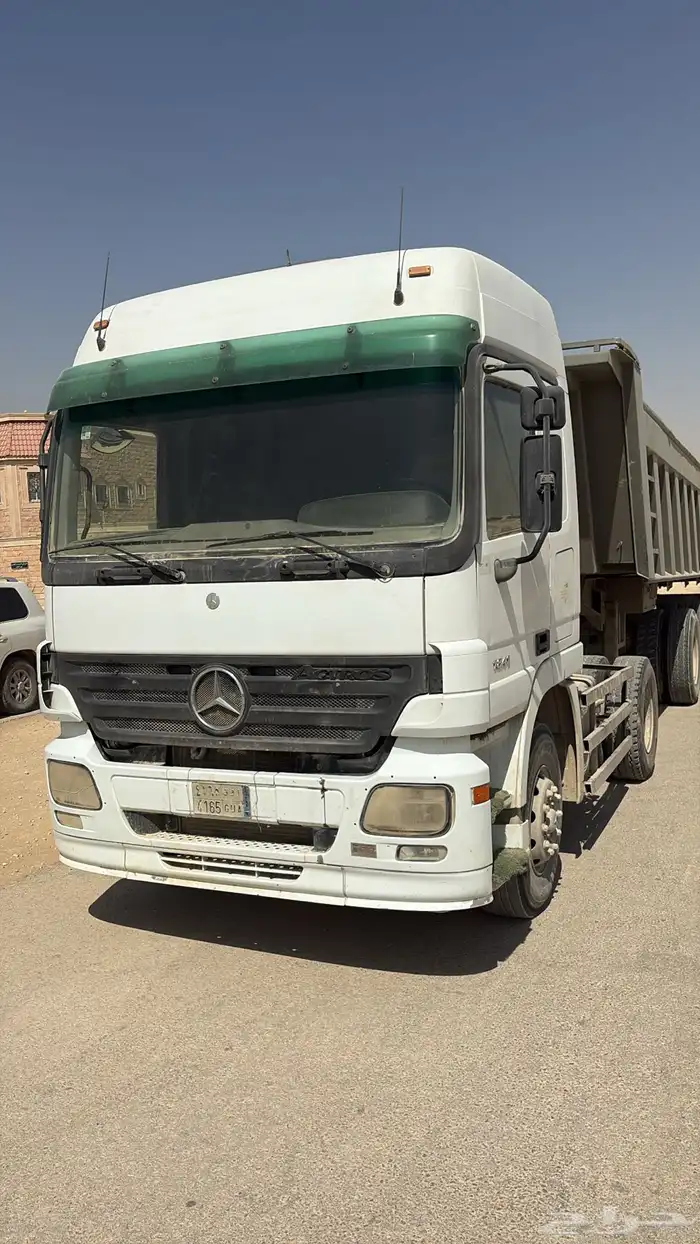 للبيع راس اكتروس 2006 نضيفه راس و وصندوق ومفراد البيع او 9