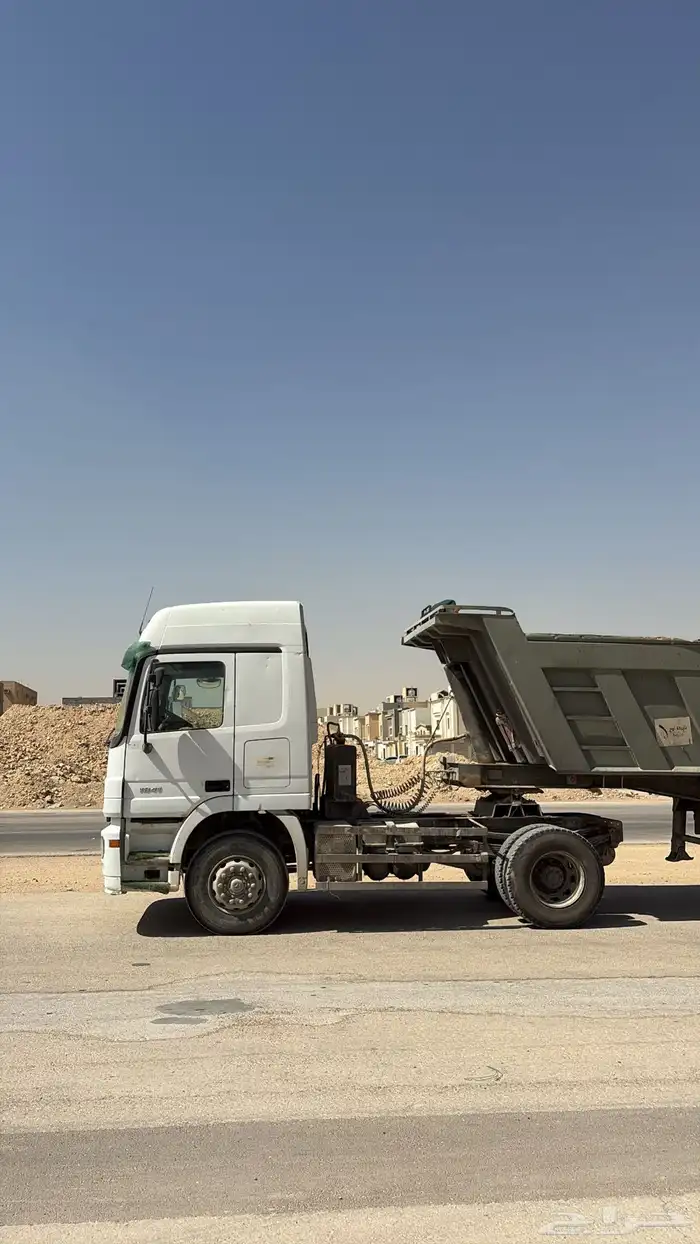 للبيع راس اكتروس 2006 نضيفه راس و وصندوق ومفراد البيع او 3