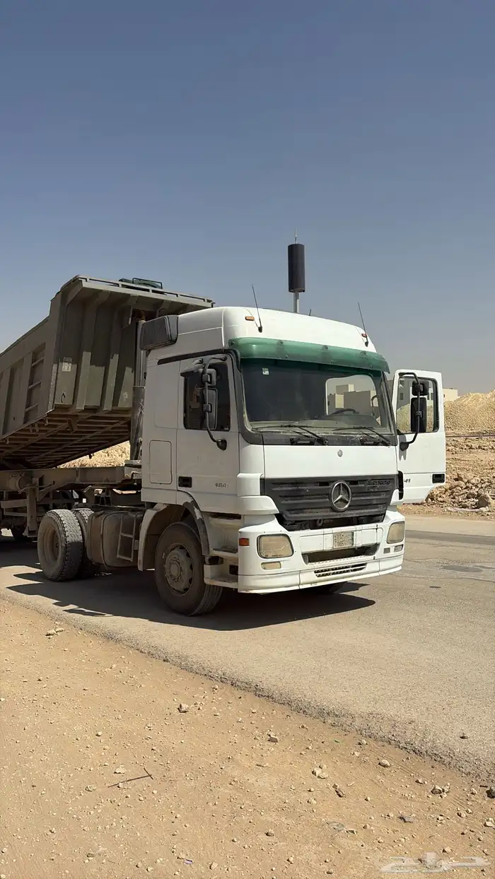 للبيع راس اكتروس 2006 نضيفه راس و وصندوق ومفراد البيع او 7