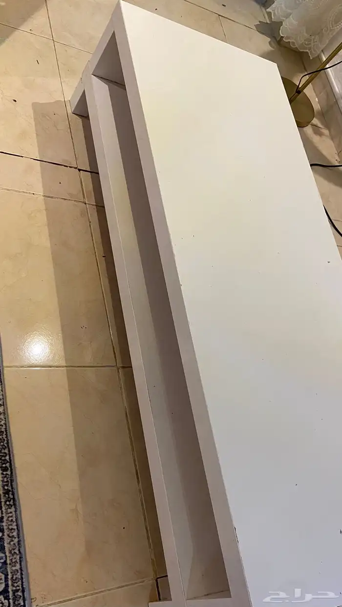 طاولة ايكيا طولها متر و50 والعرض 50 نظيفة وسليمة 2