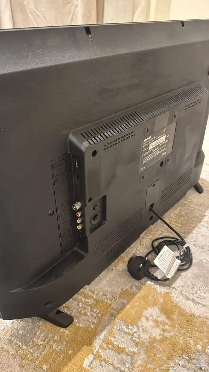 شاشه نظيفه جدا  ومناسبه للعب والمشاهده 2