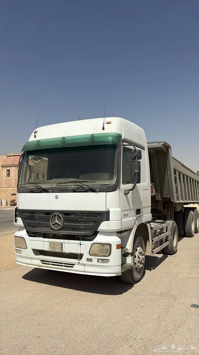 للبيع راس اكتروس 2006 نضيفه راس و وصندوق ومفراد البيع او 2