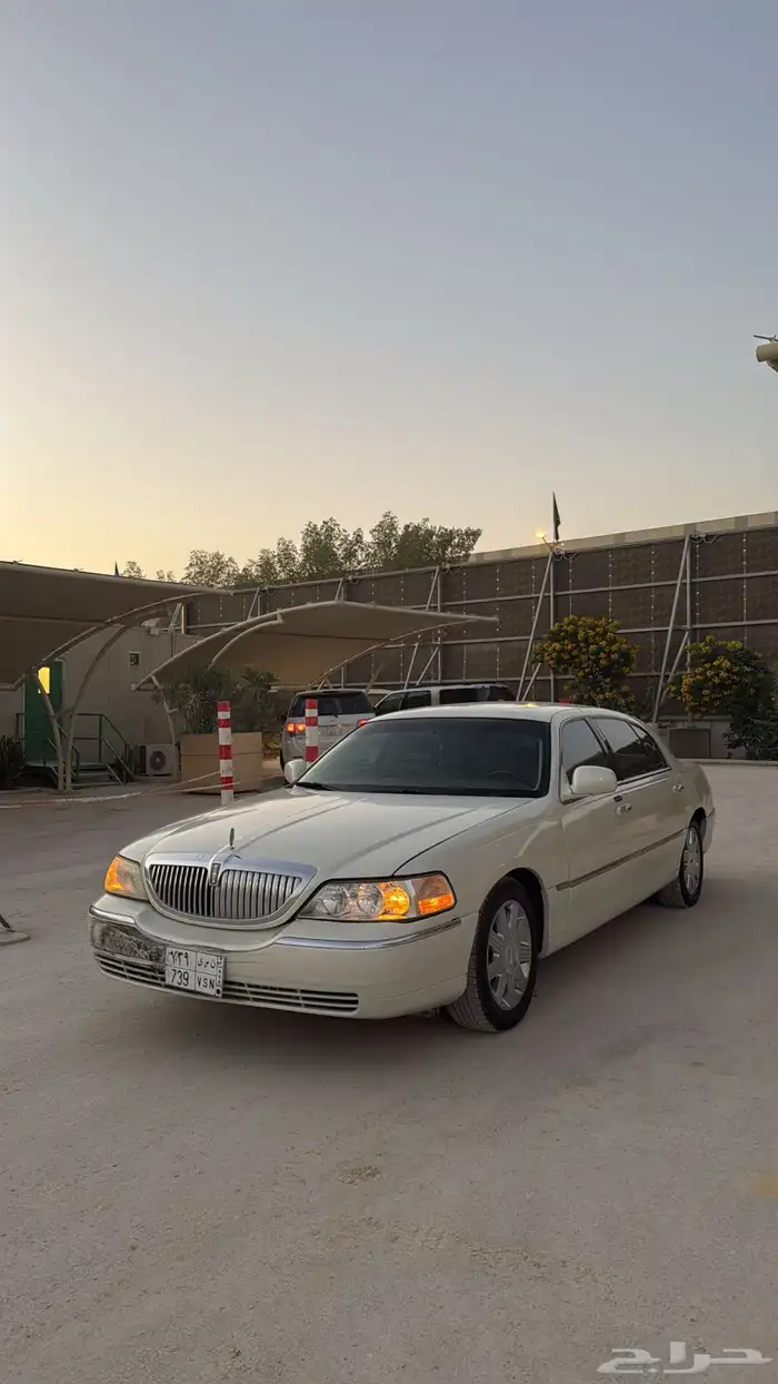 تاون كار لارج فل الفل 8