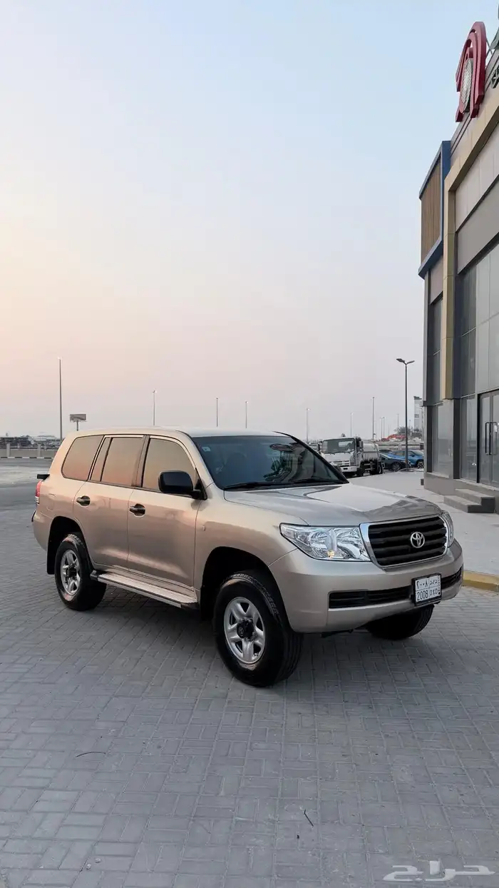 لاندكروزر ستاندر 2008 وارد قطر (قير عادي) V6 اقبل البدل 4