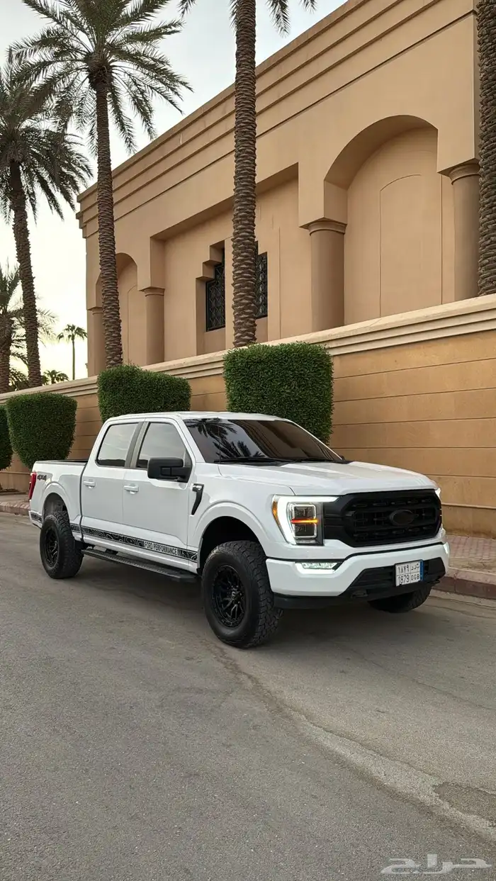فورد F150 ابيض 8 سلندر 13