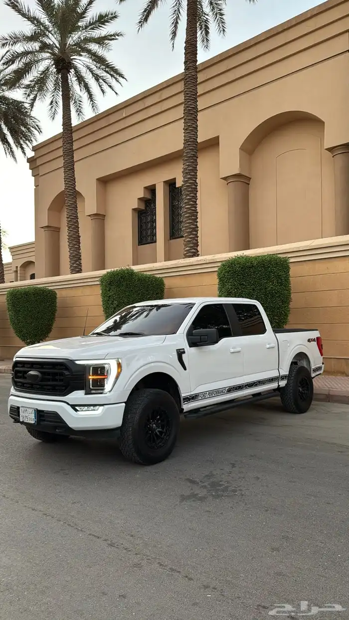 فورد F150 ابيض 8 سلندر 15