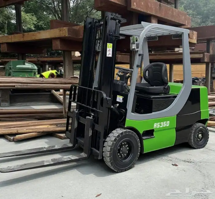 Crane and Lifting Equipment  Al Majma ah  Sudair. 2