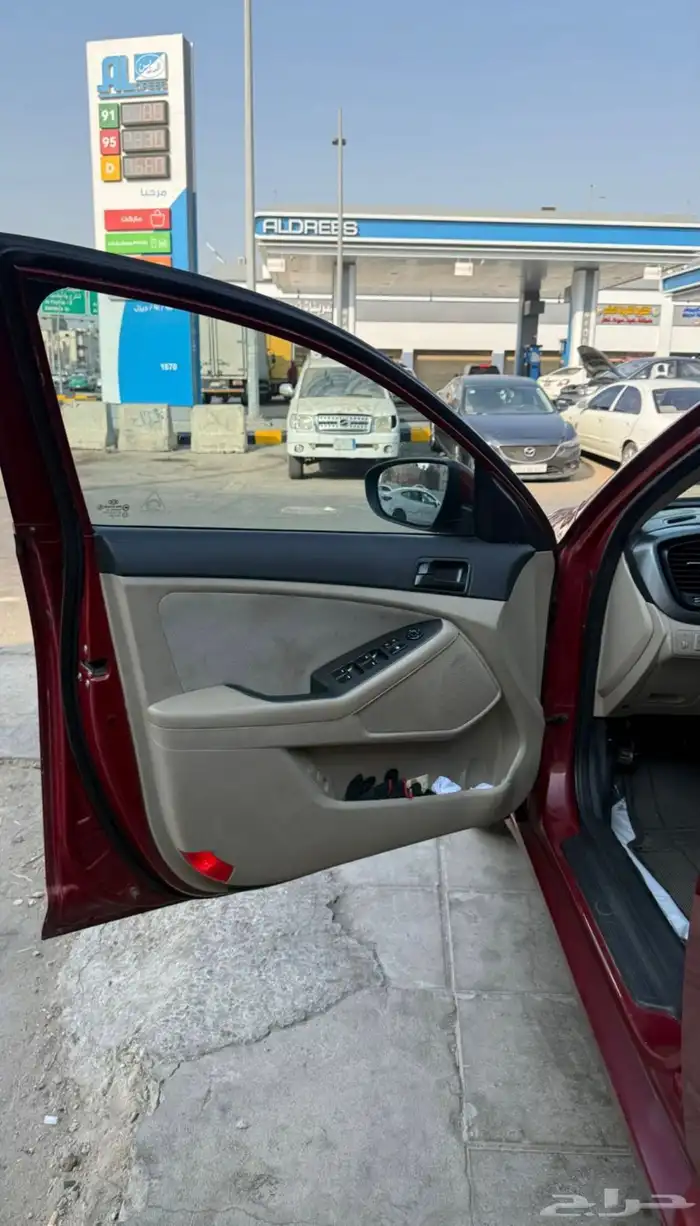 كيا اوبتيما للبيع موديل 2012 7