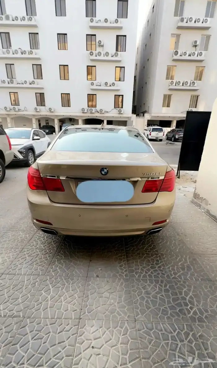 BMW 740 2011 3