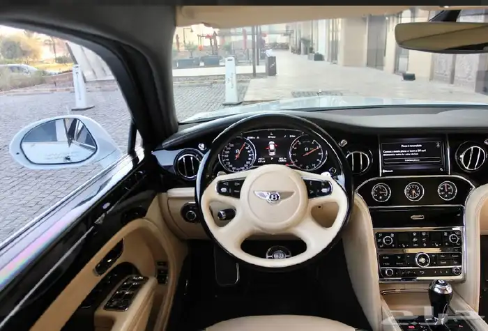 بنتلي مولسان أبيض .. 9