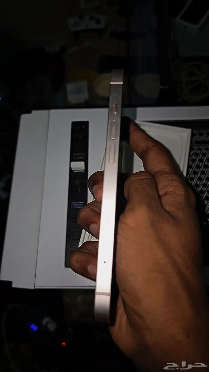 ايفون 13 وردي 4