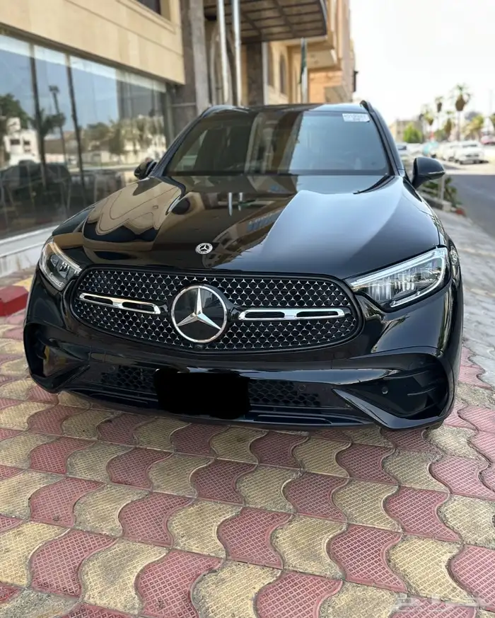مرسيدس GLC300 AMG موديل 2025 شبه جديد وبضمان الجفالي 5