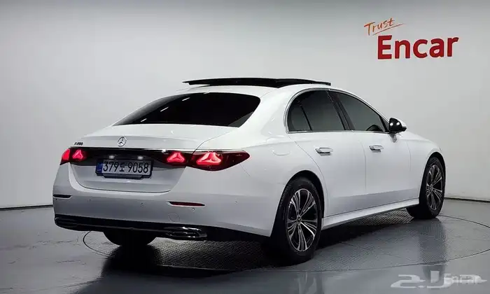 Mercedes E200 2025 1