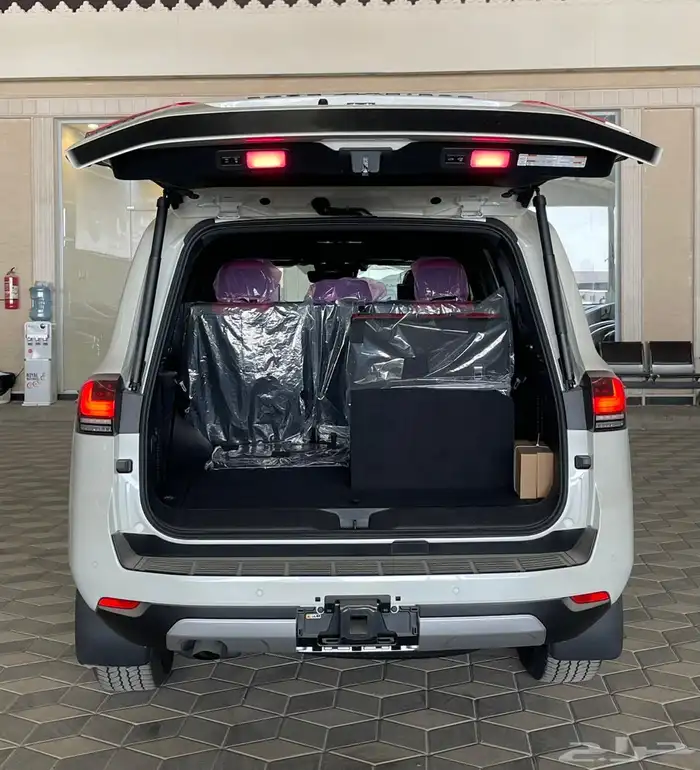 لاندكروزر 2025 GR بريمي شد بلد 4