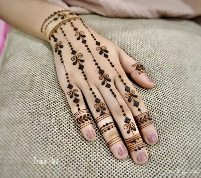 نقش حنة وتاتو اسود بصبغة 1