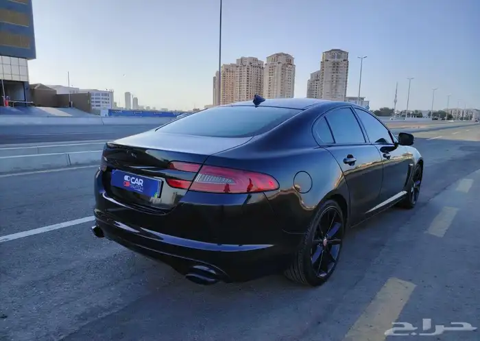 تمتع بسيارة جاكوار XF 2015 بحالة جيدة 4