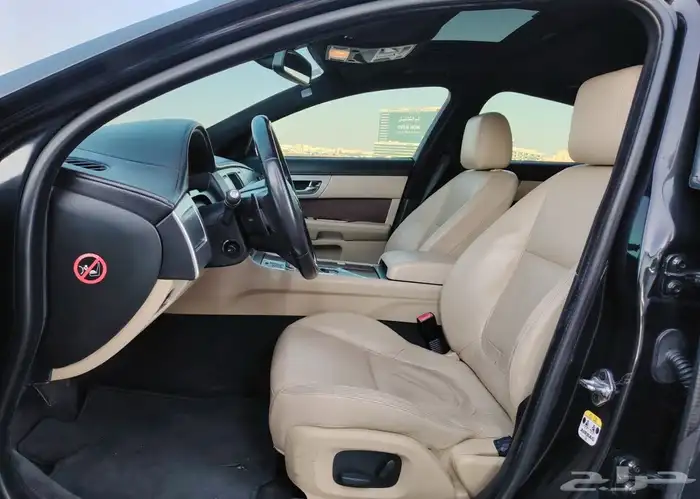 تمتع بسيارة جاكوار XF 2015 بحالة جيدة 9