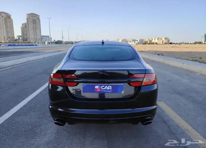 تمتع بسيارة جاكوار XF 2015 بحالة جيدة 5