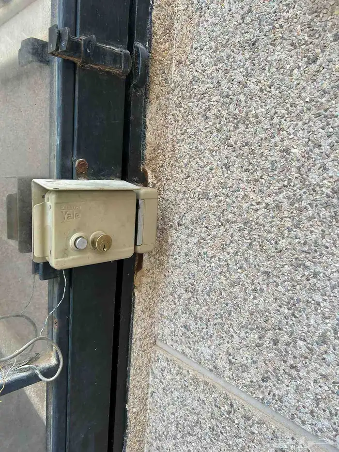 حداد أبواب 1