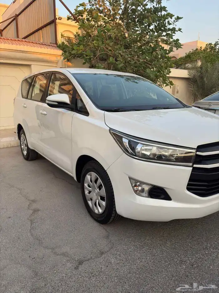 تويوتا انوفا 2017 3