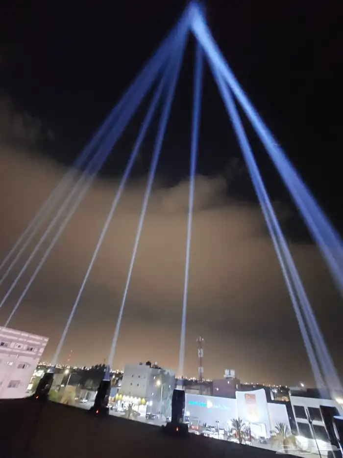 تاجير بيمات ليازر بيمات علا اسطوح. قوي ليازر لسماء 3