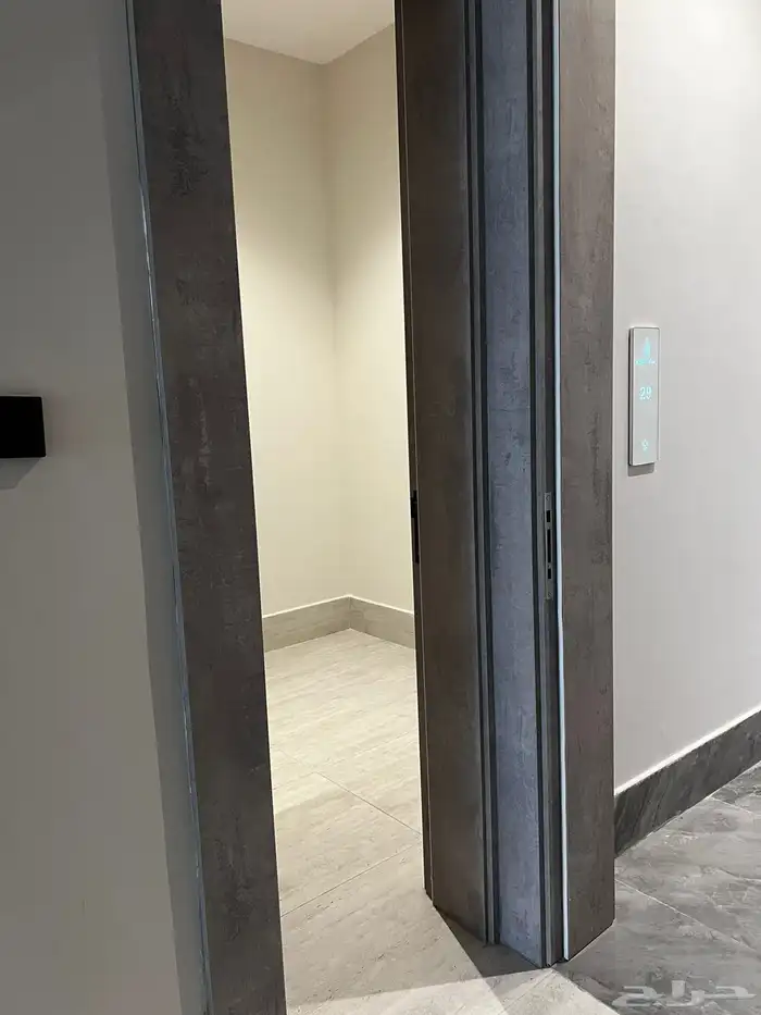 شقة باطلاله بانوراميه للايجار في موقع مميز 12