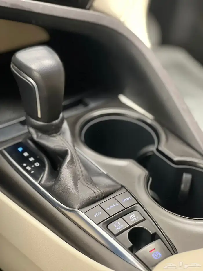 تويوتا   كامري   2022   GLE   هايبرد 16