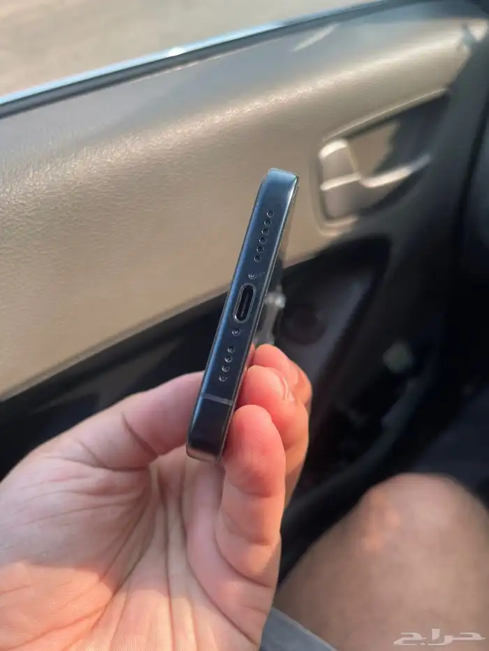 ايفون 15 برو ماكس 256 قيقا نظيف جدا 4