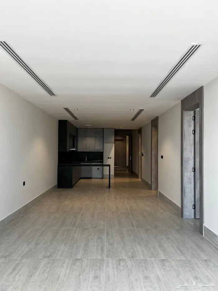 شقة باطلاله بانوراميه للايجار في موقع مميز 23