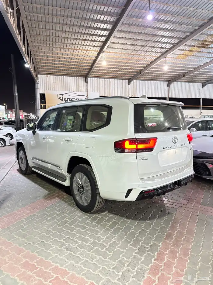 تويوتا لاندكروزر GXR-S 2025 3