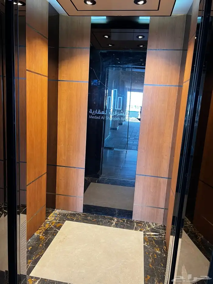 شقة باطلاله بانوراميه للايجار في موقع مميز 10