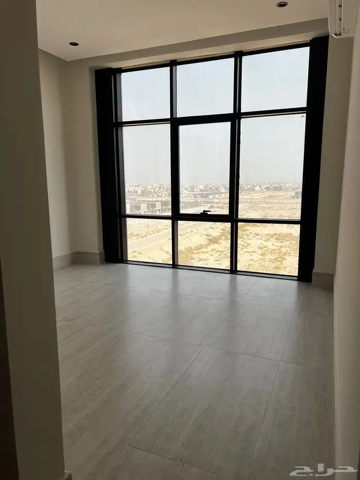 شقة باطلاله بانوراميه للايجار في موقع مميز 17