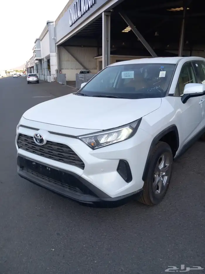 تويوتا راف فور LE استاندرد دبل 2025 بطاقه جمرك 3