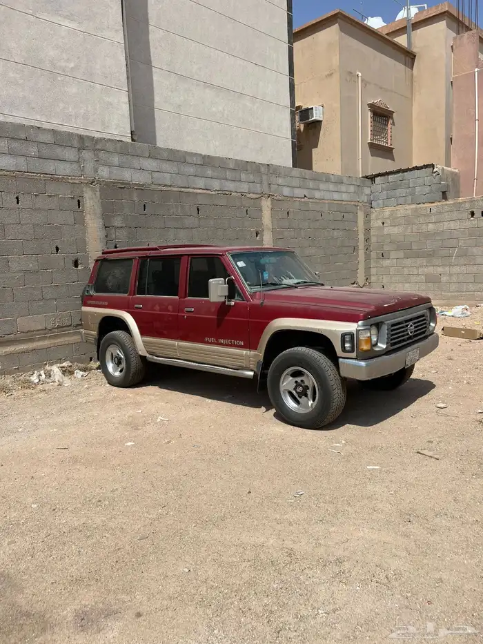 جيب سفاري احمر رفارف ذهبي مكينه لكسز 400 0