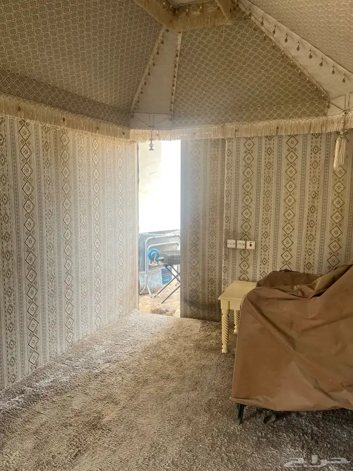 خيمة للبيع استخدام نظيف جدا  مقاس 2 5 في 4.5 3