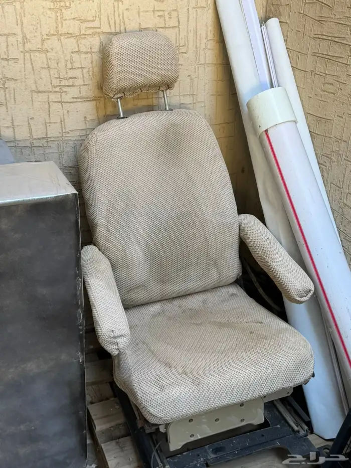 كرسي خاص ل ذوي الاحتياجات الخاصة 0