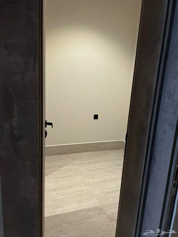 شقة باطلاله بانوراميه للايجار في موقع مميز 24