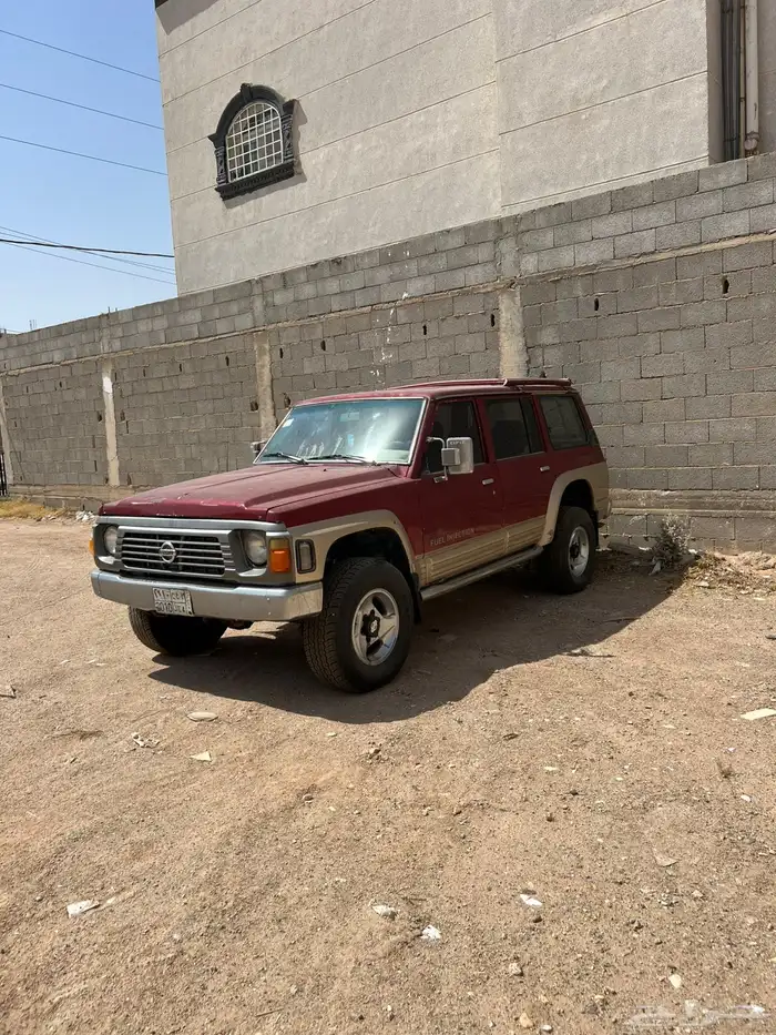 جيب سفاري احمر رفارف ذهبي مكينه لكسز 400 1