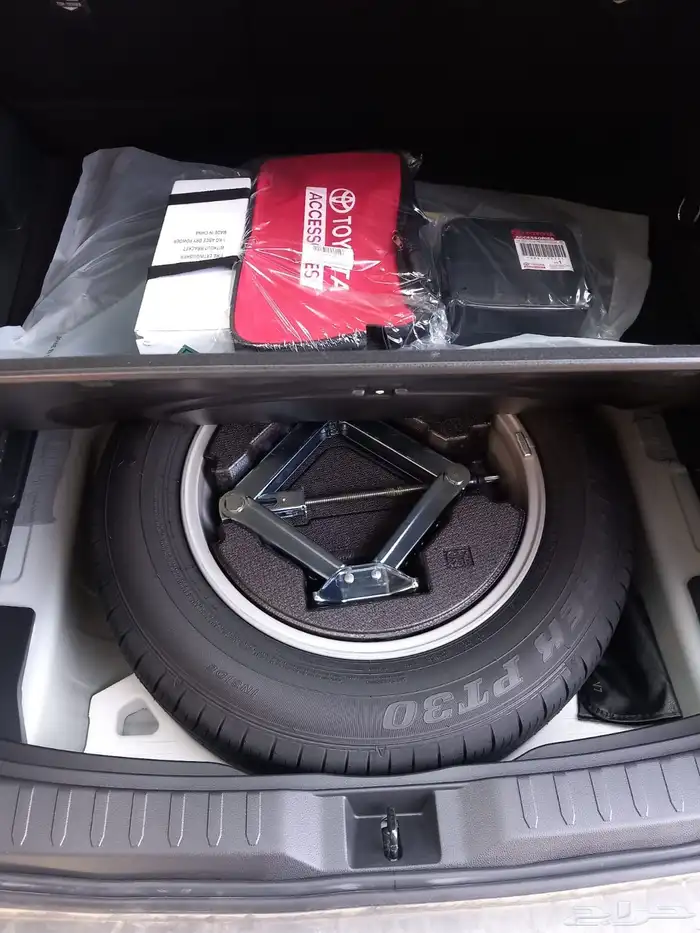 تويوتا راف فور LE استاندرد دبل 2025 بطاقه جمرك 17