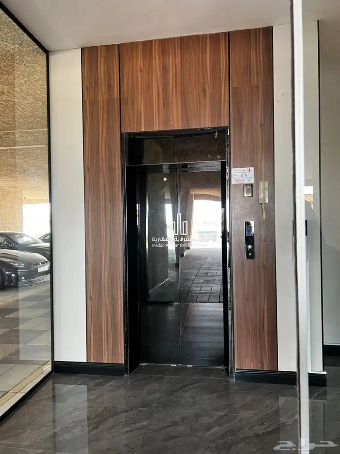 شقة باطلاله بانوراميه للايجار في موقع مميز 15