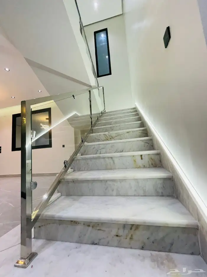 فلل روف للبيع عرض خاص حي الشفا ب 695الف 12